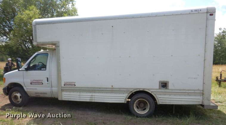 image for item MF9757 2006 Ford E350  box truck
