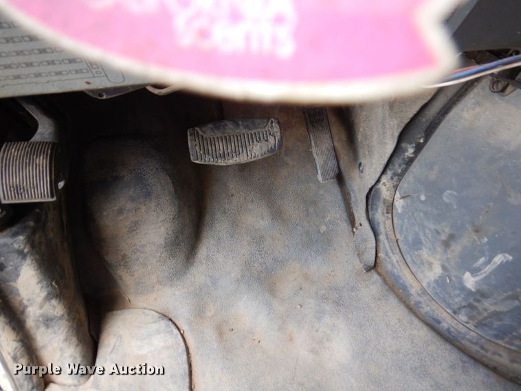 image for item MF9757 2006 Ford E350  box truck