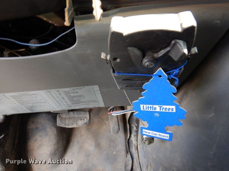 image for item MF9757 2006 Ford E350  box truck