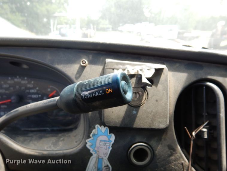 image for item MF9757 2006 Ford E350  box truck