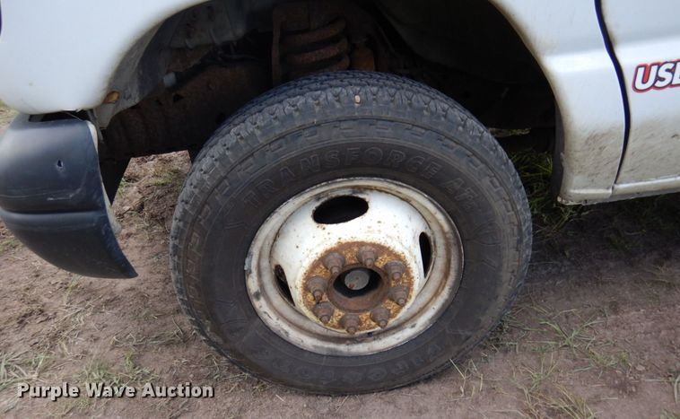 image for item MF9757 2006 Ford E350  box truck