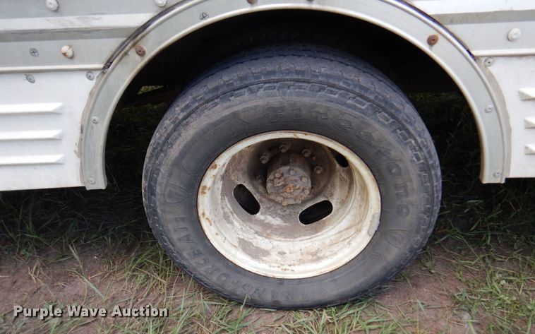 image for item MF9757 2006 Ford E350  box truck