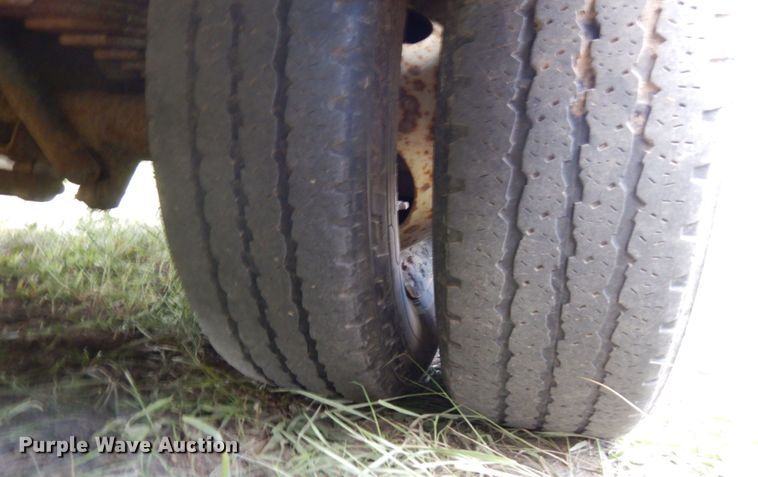 image for item MF9757 2006 Ford E350  box truck