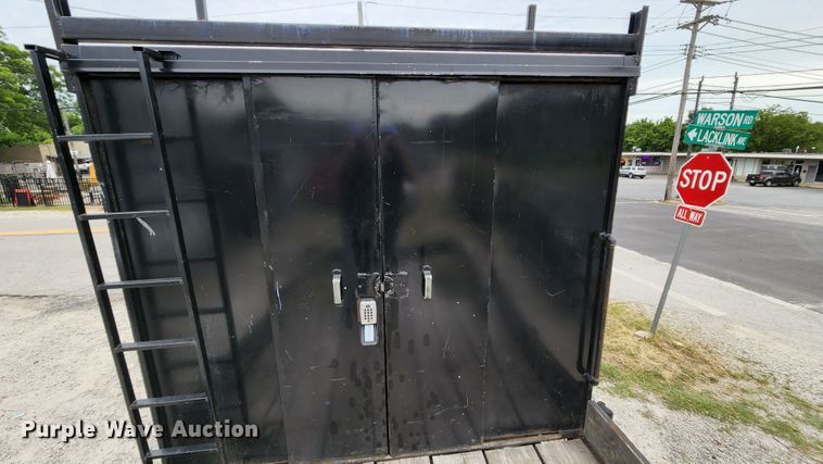 image for item MK9059 2006 Ford LCF 550  flatbed truck