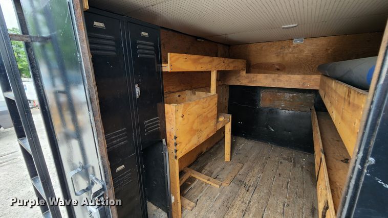 image for item MK9059 2006 Ford LCF 550  flatbed truck