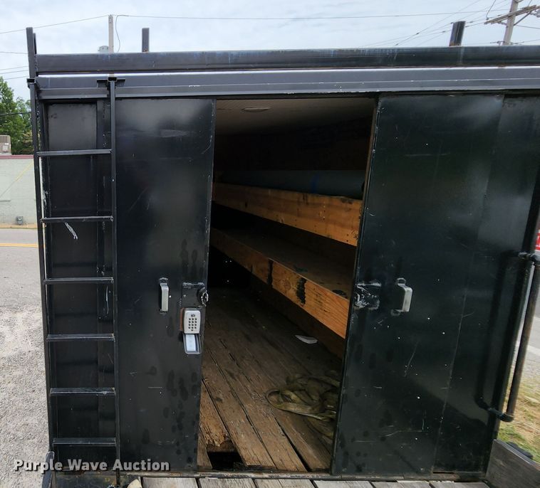 image for item MK9059 2006 Ford LCF 550  flatbed truck