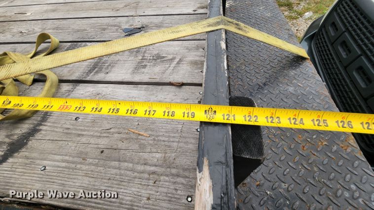 image for item MK9059 2006 Ford LCF 550  flatbed truck