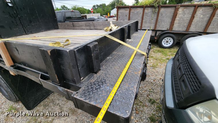 image for item MK9059 2006 Ford LCF 550  flatbed truck