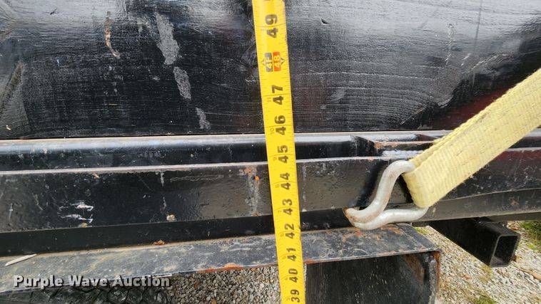 image for item MK9059 2006 Ford LCF 550  flatbed truck