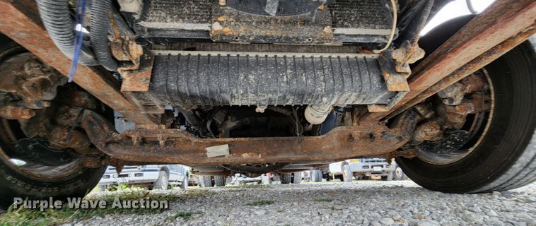 image for item MK9059 2006 Ford LCF 550  flatbed truck