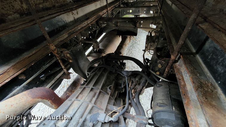 image for item MK9059 2006 Ford LCF 550  flatbed truck