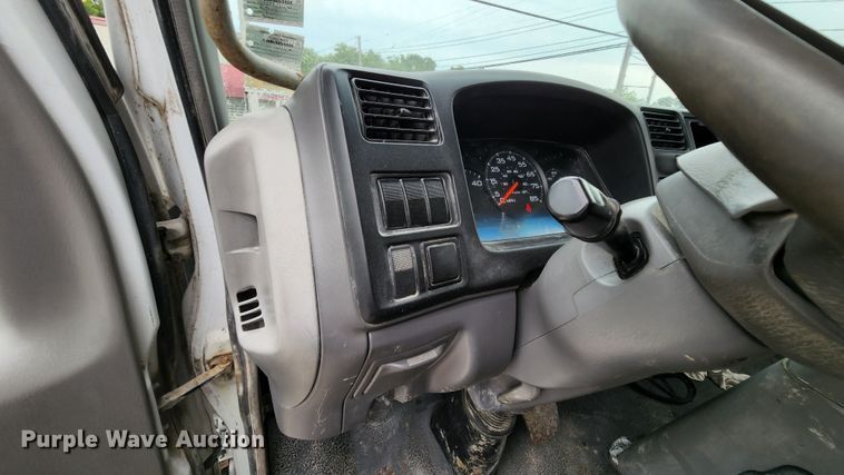 image for item MK9059 2006 Ford LCF 550  flatbed truck