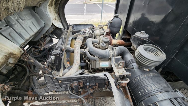 image for item MK9059 2006 Ford LCF 550  flatbed truck