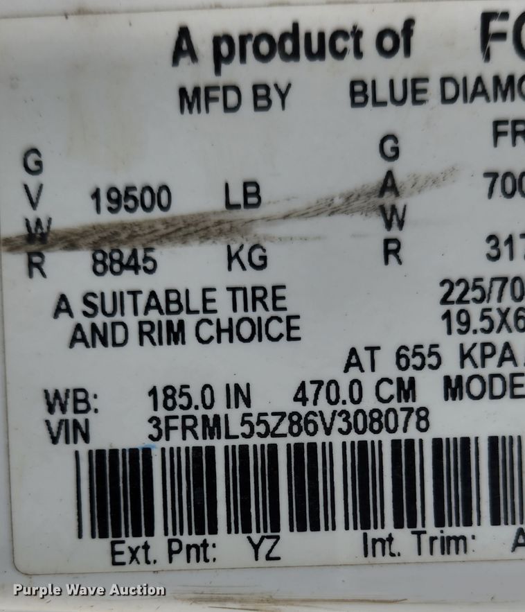 image for item MK9059 2006 Ford LCF 550  flatbed truck