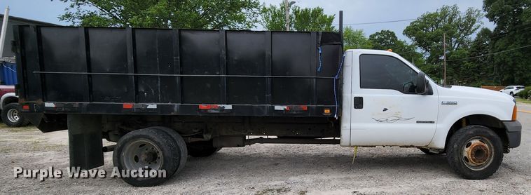 image for item MK9060 2003 Ford F550 Super Duty XL  flatbed truck