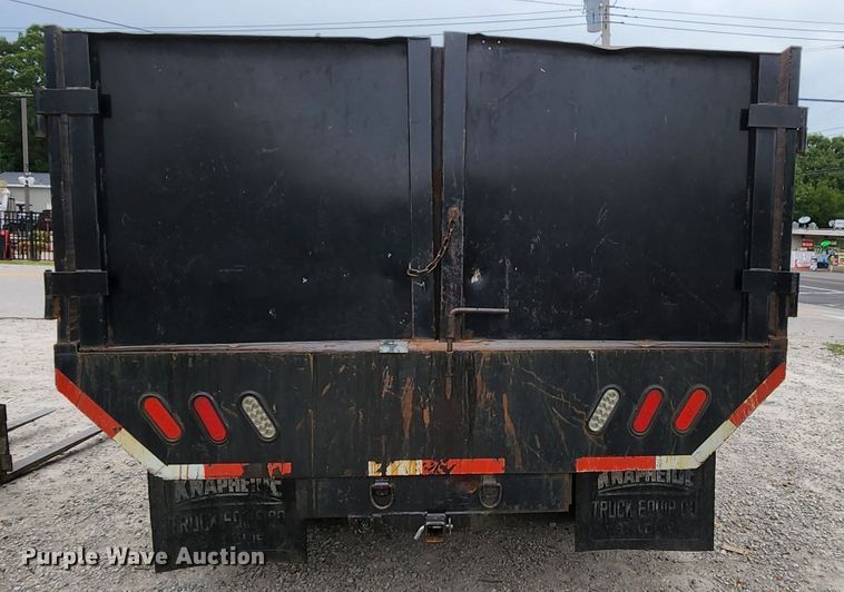 image for item MK9060 2003 Ford F550 Super Duty XL  flatbed truck