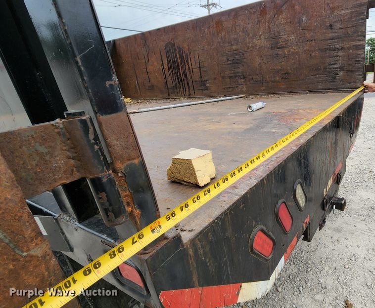 image for item MK9060 2003 Ford F550 Super Duty XL  flatbed truck