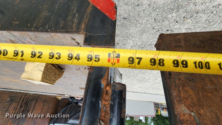 image for item MK9060 2003 Ford F550 Super Duty XL  flatbed truck