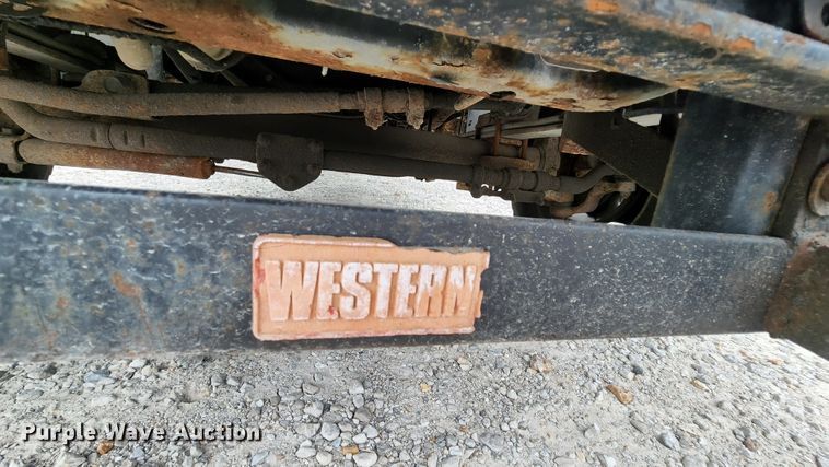 image for item MK9060 2003 Ford F550 Super Duty XL  flatbed truck