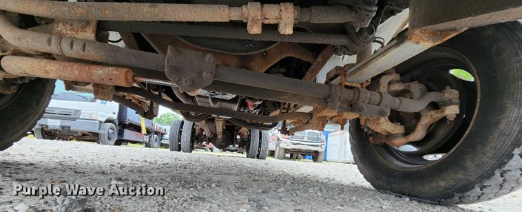 image for item MK9060 2003 Ford F550 Super Duty XL  flatbed truck