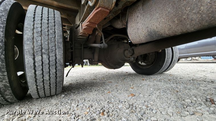 image for item MK9060 2003 Ford F550 Super Duty XL  flatbed truck