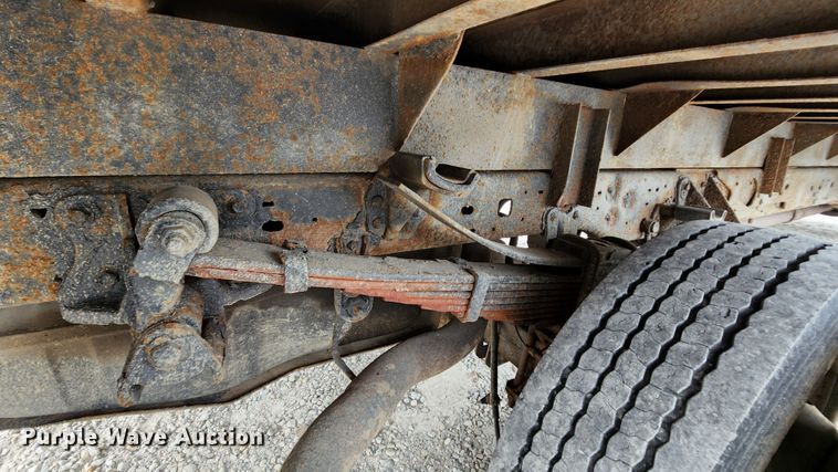 image for item MK9060 2003 Ford F550 Super Duty XL  flatbed truck