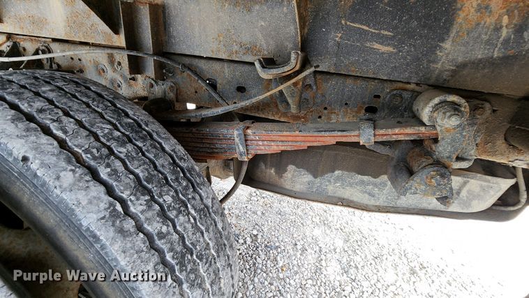 image for item MK9060 2003 Ford F550 Super Duty XL  flatbed truck