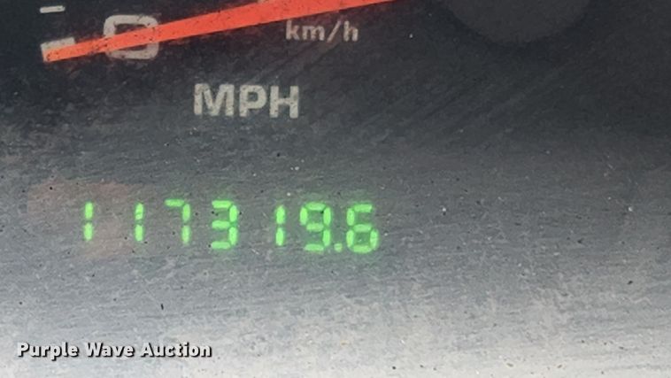 image for item MK9060 2003 Ford F550 Super Duty XL  flatbed truck