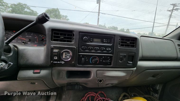 image for item MK9060 2003 Ford F550 Super Duty XL  flatbed truck