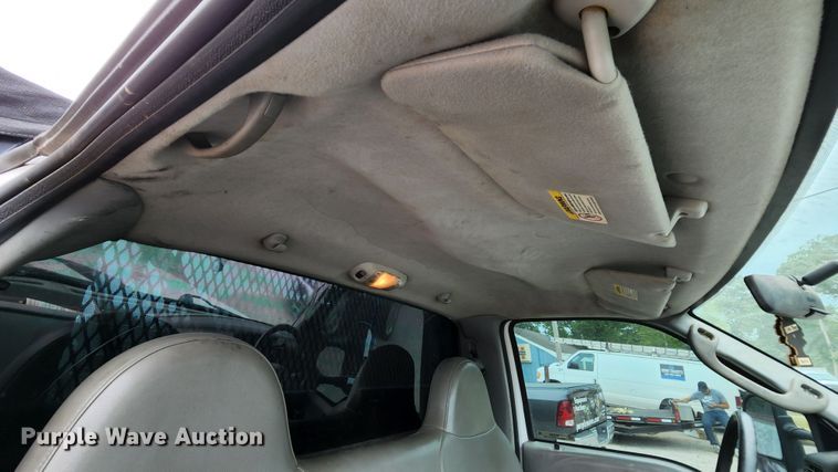 image for item MK9060 2003 Ford F550 Super Duty XL  flatbed truck