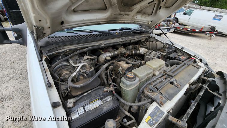 image for item MK9060 2003 Ford F550 Super Duty XL  flatbed truck