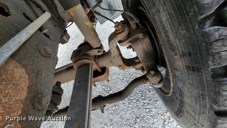 image for item MK9060 2003 Ford F550 Super Duty XL  flatbed truck