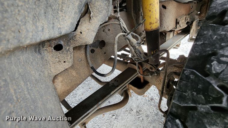 image for item MK9060 2003 Ford F550 Super Duty XL  flatbed truck