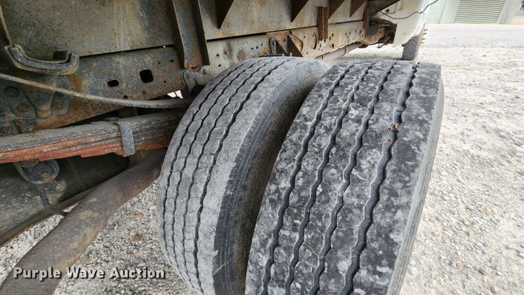 image for item MK9060 2003 Ford F550 Super Duty XL  flatbed truck