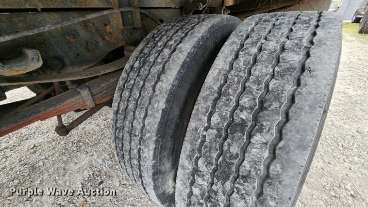 image for item MK9060 2003 Ford F550 Super Duty XL  flatbed truck