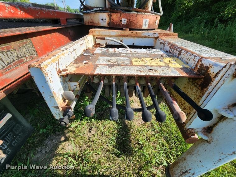 image for item MK9070 1992 Ford F700  flatbed truck