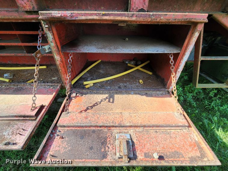 image for item MK9070 1992 Ford F700  flatbed truck