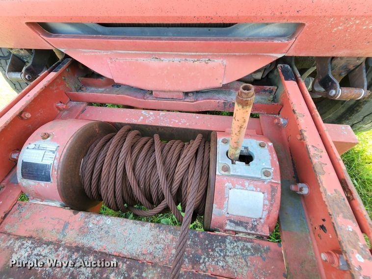 image for item MK9070 1992 Ford F700  flatbed truck