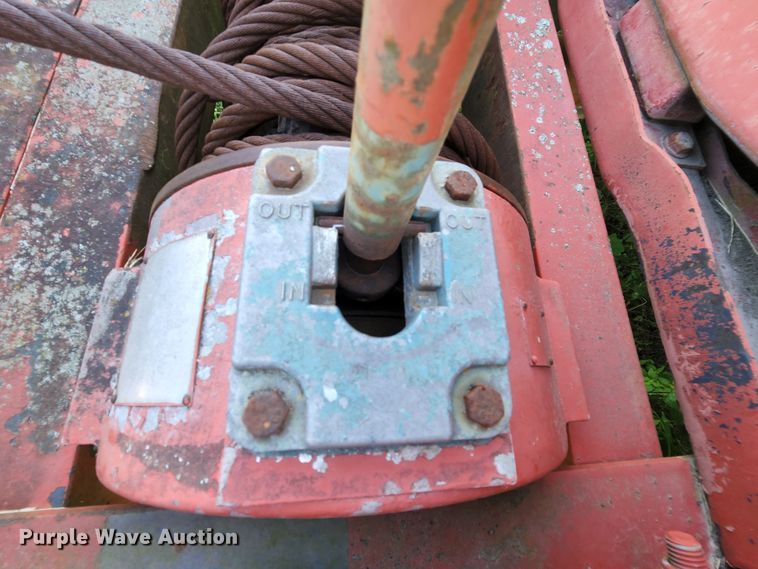 image for item MK9070 1992 Ford F700  flatbed truck