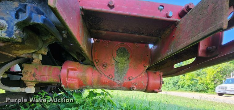 image for item MK9070 1992 Ford F700  flatbed truck