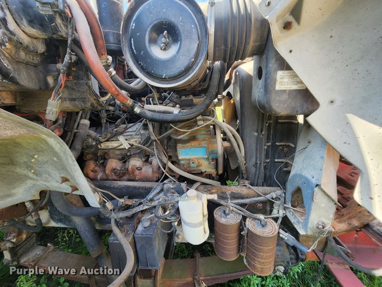 image for item MK9070 1992 Ford F700  flatbed truck