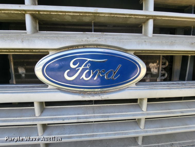 image for item MK9070 1992 Ford F700  flatbed truck