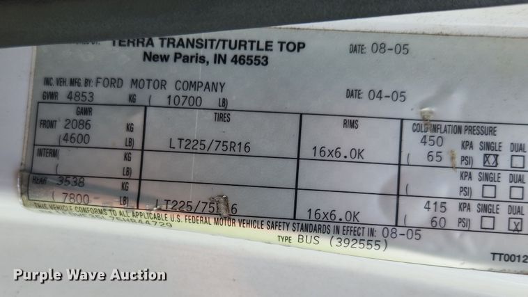 image for item MK9089 2005 Ford E350 Super Duty  shuttle bus