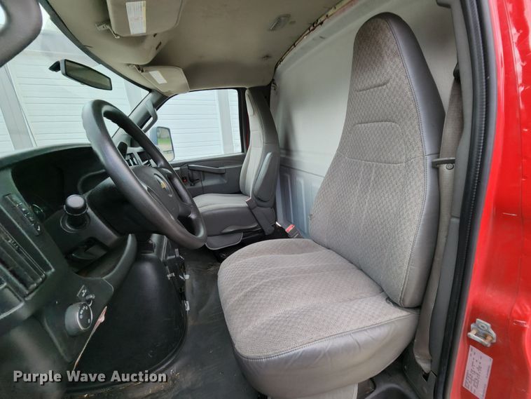 image for item MK9108 2016 Chevrolet Express G4500  van cab and chassis