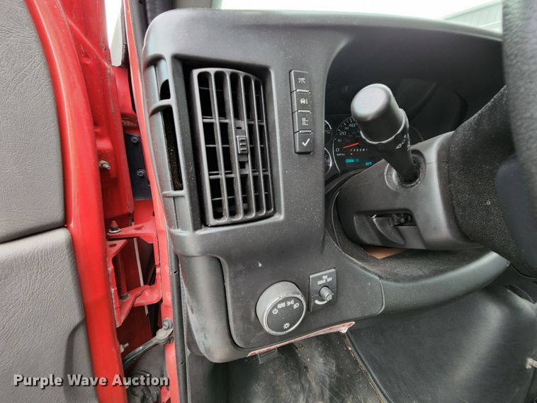 image for item MK9108 2016 Chevrolet Express G4500  van cab and chassis