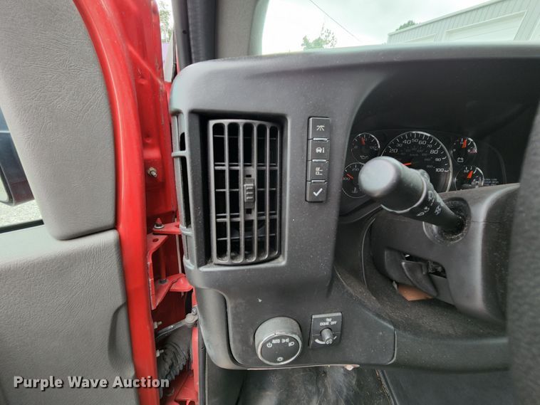 image for item MK9108 2016 Chevrolet Express G4500  van cab and chassis