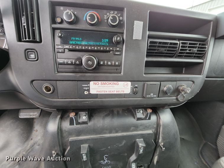 image for item MK9108 2016 Chevrolet Express G4500  van cab and chassis