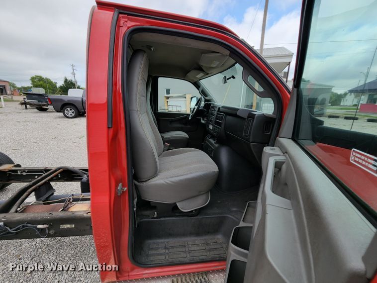 image for item MK9108 2016 Chevrolet Express G4500  van cab and chassis