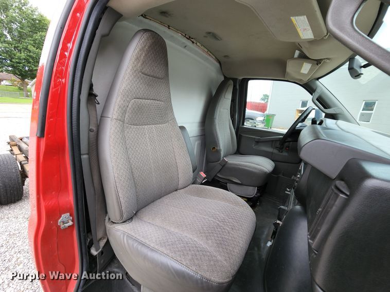 image for item MK9108 2016 Chevrolet Express G4500  van cab and chassis