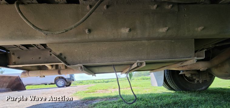 image for item MK9174 2005 Freightliner FS65  school bus